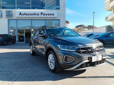 Usata VW T-Roc Life 150 CV (110 kW) 2022 Grigio SUV