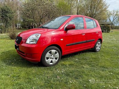 Usata Kia Picanto 61 CV (44 kW) 2006 Rosso Utilitaria