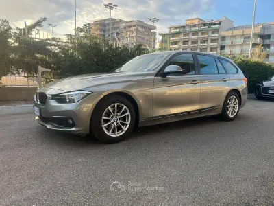 Begagnad BMW 318 Advantage 150 HK (110 kW) 2017 Grå Kombi