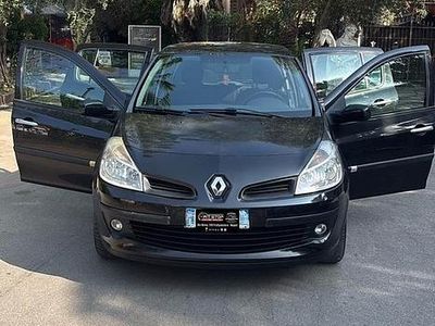 Usata 2007 Renault Clio II Utilitaria | 2299 € (Buon prezzo)