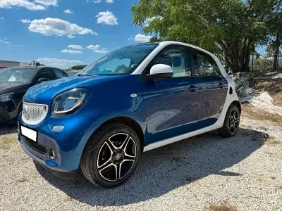 Usata Smart ForFour Proxy 71 CV (52 kW) 2014 Blu Utilitaria