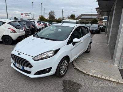 Usata Ford Fiesta 60 CV (44 kW) 2016 Bianco Berlina