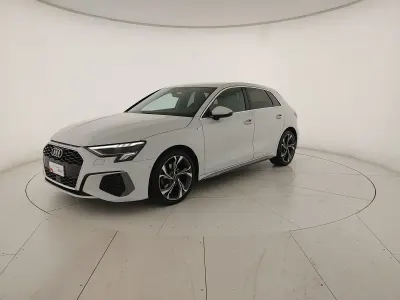 Begagnad Audi A3 S-Line 150 HK (110 kW) 2022 Vit Sedan
