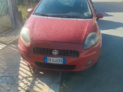 Usata Fiat Grande Punto 75 CV (55 kW) 2008 Rosso Utilitaria