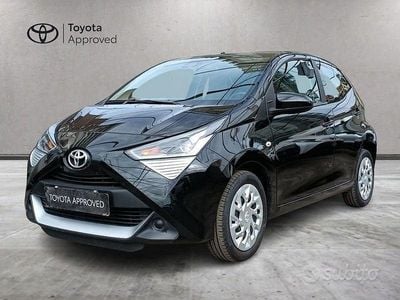 Usata Toyota Aygo X-play 72 CV (52 kW) 2021 Nero Utilitaria