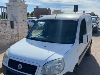 Usata Fiat Doblò 75 CV (55 kW) 2010 Monovolume