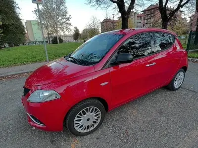 Usata Lancia Ypsilon 69 CV (50 kW) 2016 Utilitaria