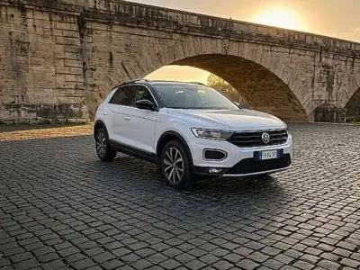 Usata VW T-Roc Style 116 CV (85 kW) 2018 Blu/azzurro SUV