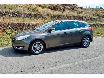 Usata Ford Focus 120 CV (88 kW) 2015 Grigio Berlina