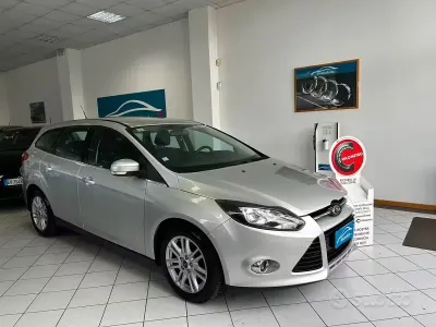 Usata Ford Focus 116 CV (85 kW) 2012 Grigio Station wagon