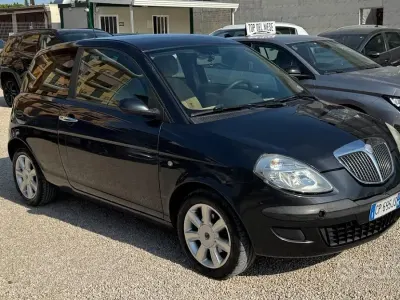 Usata Lancia Ypsilon 69 CV (50 kW) 2004 Nero Utilitaria