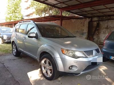 Usata Mitsubishi Outlander Instyle 140 CV (102 kW) 2007 Grigio SUV