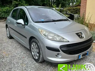 Käytetty Peugeot 207 68 HP (50 kW) 2006 Harmaa Sedan