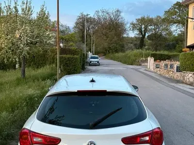 Usata Alfa Romeo Giulietta 109 CV (80 kW) 2012 Bianco Utilitaria
