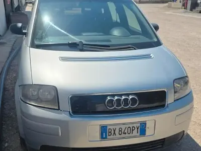 Usata Audi A2 75 CV (55 kW) 2002 Grigio Utilitaria