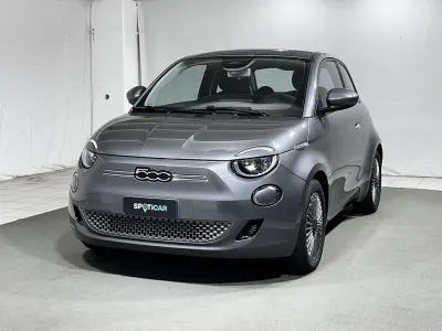 Usata Fiat 500e 86 kW (118 CV) 2024 Grigio Berlina