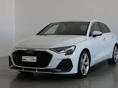 Usata Audi A3 S-Line 150 CV (110 kW) 2024 Bianco ghiaccio metallizzato Berlina