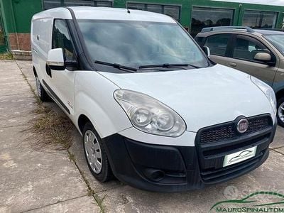 Usata Fiat Doblò 129 CV (94 kW) 2015 Bianco Monovolume