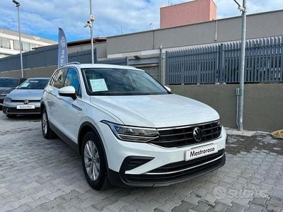 Usata VW Tiguan Life 150 CV (110 kW) 2022 Bianco SUV