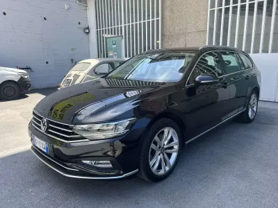 Usata VW Passat Business 150 CV (110 kW) 2023 Nero Station wagon