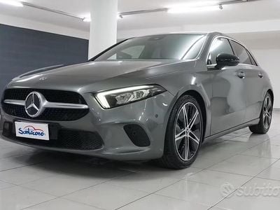 Usata Mercedes A180 116 CV (85 kW) 2019 Grigio Berlina