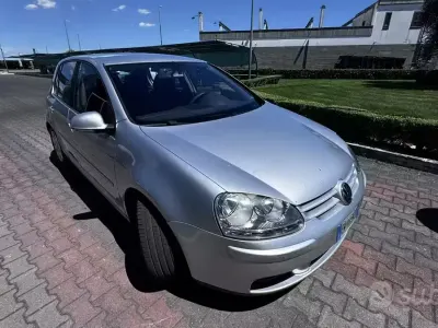 Usata VW Golf IV Sportline 140 CV (102 kW) 2005 Grigio Berlina