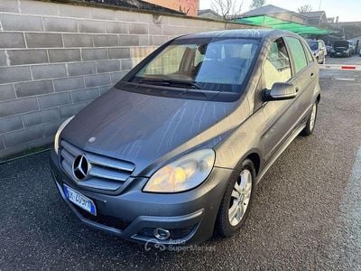 Usata Mercedes B180 Executive 109 CV (80 kW) 2009 Grigio Monovolume