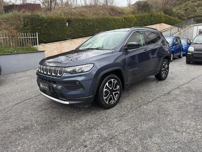 Käytetty Jeep Compass Limited 131 HP (96 kW) 2022 Harmaa Katumaasturi