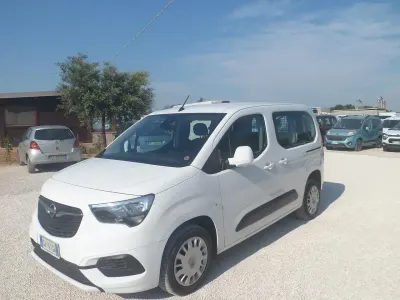 Usata Opel Combo 101 CV (74 kW) 2021 Bianco Monovolume