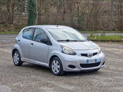 Usata Toyota Aygo Connect Style 68 CV (50 kW) 2010 Grigio Utilitaria