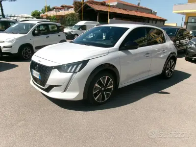 Usata Peugeot 208 GT-line 101 CV (74 kW) 2020 Bianco Utilitaria