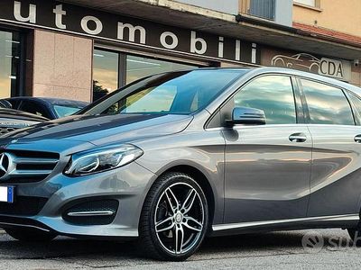 Usata Mercedes B180 Edition 109 CV (80 kW) 2015 Grigio Monovolume