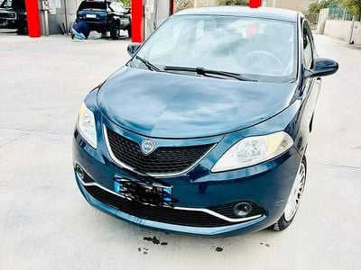 Usata Lancia Ypsilon 69 CV (50 kW) 2017 Verde Utilitaria
