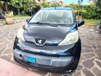 Usata Peugeot 107 68 CV (50 kW) 2008 Utilitaria