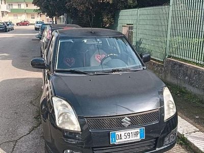 Begagnad Suzuki Swift 70 HK (51 kW) 2006 Svart Halvkombi