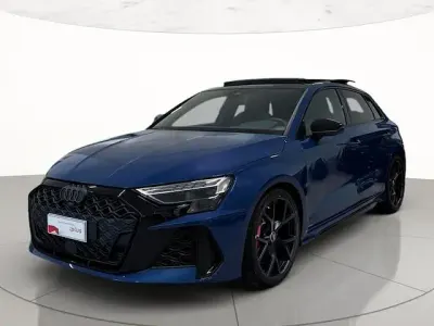 Usata Audi RS3 Sportback Comfort 400 CV (294 kW) 2025 Blu ascari metallizzato Utilitaria