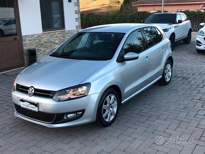 Usata VW Polo Highline 90 CV (66 kW) 2011 Grigio Berlina