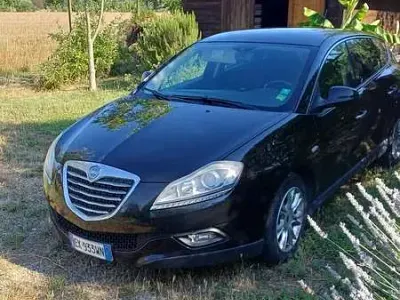 Usata Lancia Delta 120 CV (88 kW) 2011 Utilitaria