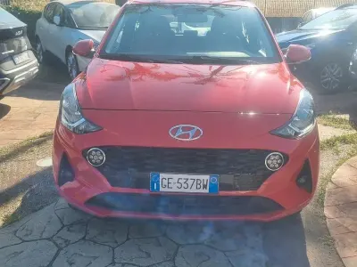 Usata Hyundai i10 65 CV (47 kW) 2021 Arancione Utilitaria
