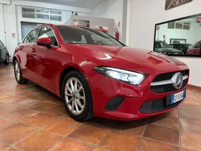 Usata Mercedes A180 136 CV (100 kW) 2019 Rosso Berlina