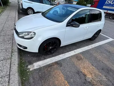 Usata VW Golf VI 140 CV (102 kW) 2011 Bianco Utilitaria