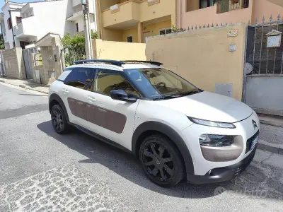 Usata Citroën C4 Cactus Shine 99 CV (72 kW) 2014 Bianco Utilitaria