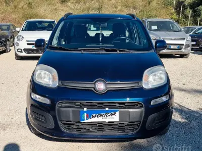 Usata Fiat Panda Lounge 69 CV (50 kW) 2012 Blu Utilitaria