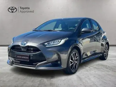 Usata Toyota Yaris Trend 92 CV (67 kW) 2023 Grigio Utilitaria