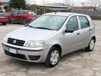 Grigio Usata 2006 Fiat Punto Berlina | 1800 € (Buon prezzo)