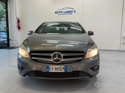Usata Mercedes A180 109 CV (80 kW) 2014 Grigio Utilitaria