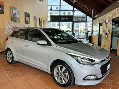 Usata Hyundai i20 Style 84 CV (61 kW) 2015 Grigio Berlina