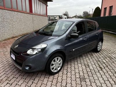 Grigio Usata 2010 Renault Clio II Berlina | 3300 € (Ottimo prezzo)