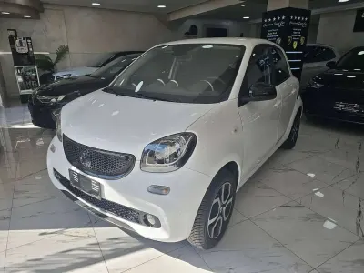 Usata Smart ForFour Passion 69 CV (50 kW) 2018 Alpine white metallizzato Utilitaria