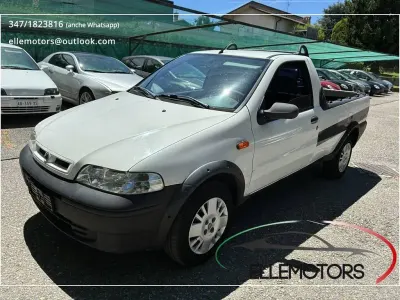 Usata Fiat Strada 80 CV (58 kW) 2004 Bianco Pick-up